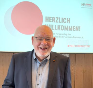 EhrenmitgliedundMiitgliedEhrenratdesHVNB.thcr.380x359