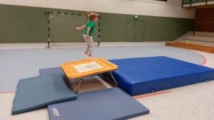 Springen Trampolin.thcr.303x171